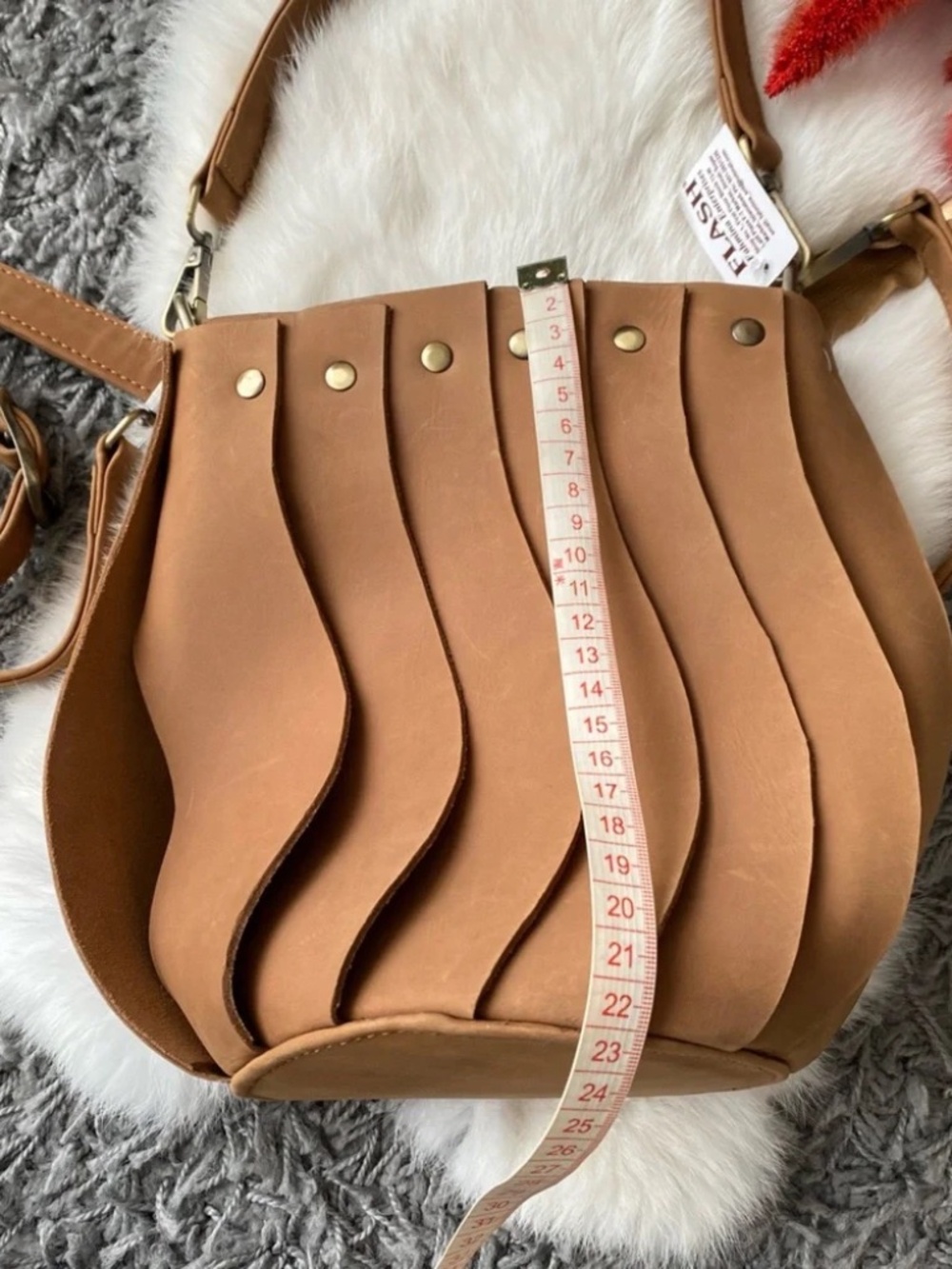 NWOT 100% genuine leather bucket bag - Picture 4 of 7